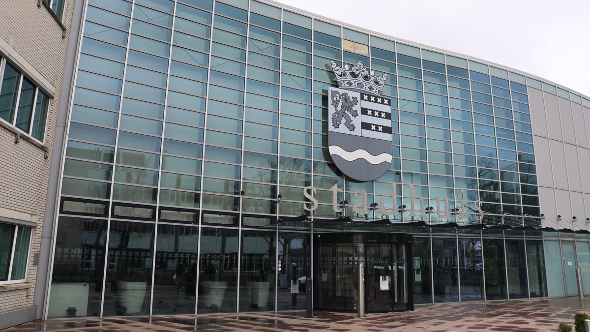 Stock_Gemeente_Nissewaard_Stadhuis.JPG