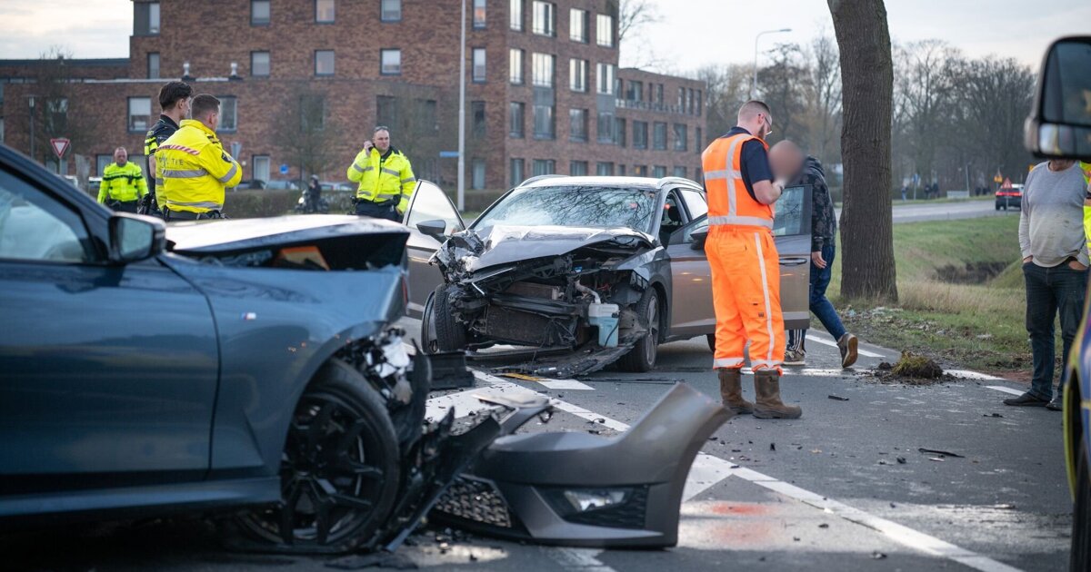 Frontale aanrijding zorgt voor tijdelijke afsluiting N218 bij Brielle