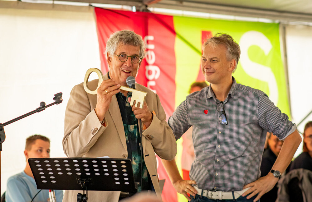Arie draagt sleutel over ASVZ 
